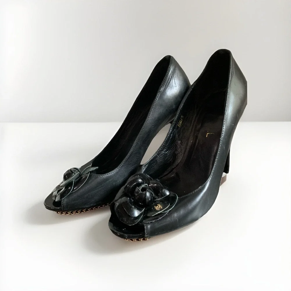 CHANEL Rare‎ Black Lambskin Camellia Stiletto Chain Heel Size 40